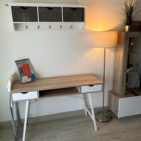 Apartamento Totalmente Reformado Con Piscina Y Jardines Al Lado De La Playa De La Carihuela 托雷莫利诺斯 外观 照片