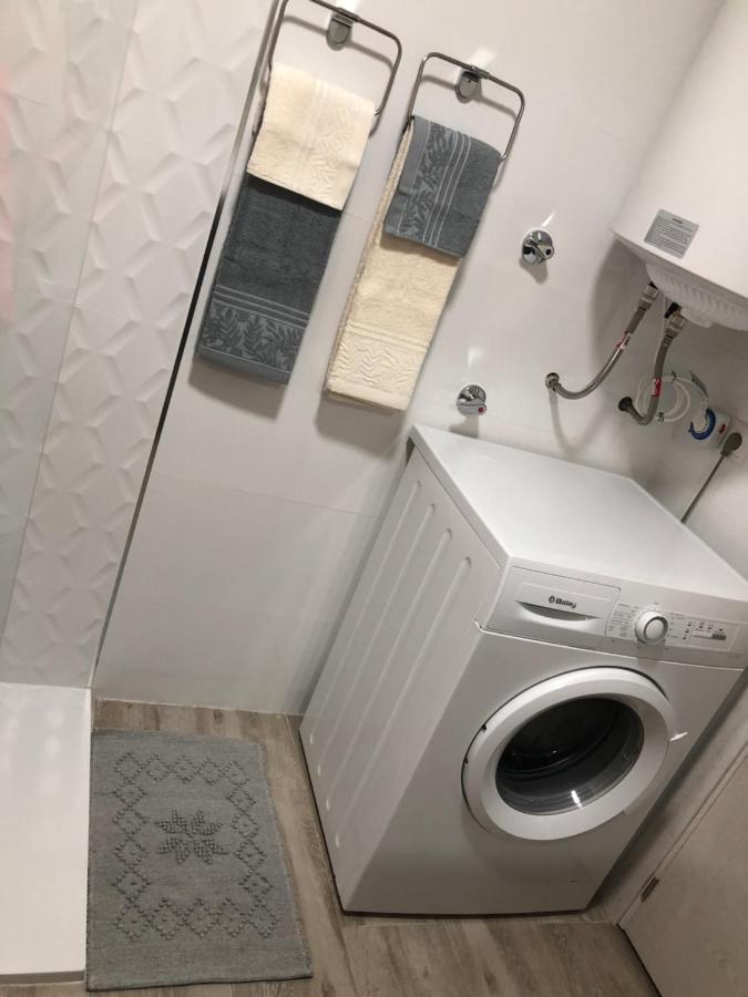 Apartamento Totalmente Reformado Con Piscina Y Jardines Al Lado De La Playa De La Carihuela 托雷莫利诺斯 外观 照片