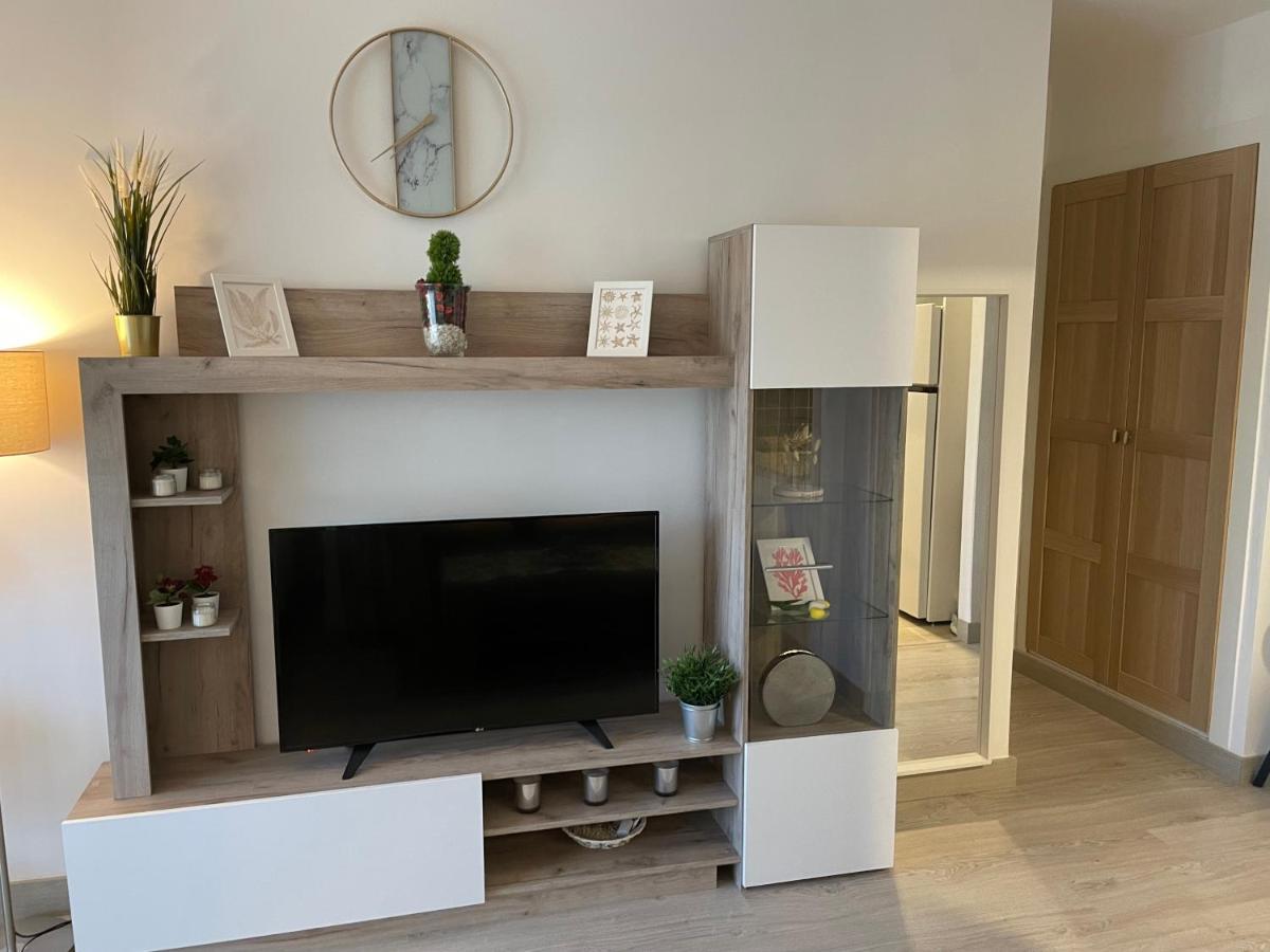 Apartamento Totalmente Reformado Con Piscina Y Jardines Al Lado De La Playa De La Carihuela 托雷莫利诺斯 外观 照片