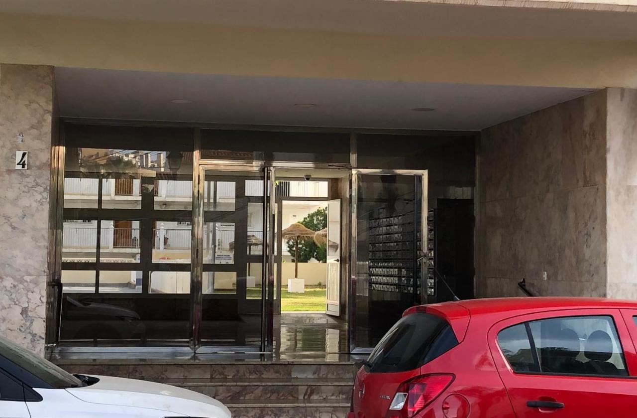 Apartamento Totalmente Reformado Con Piscina Y Jardines Al Lado De La Playa De La Carihuela 托雷莫利诺斯 外观 照片